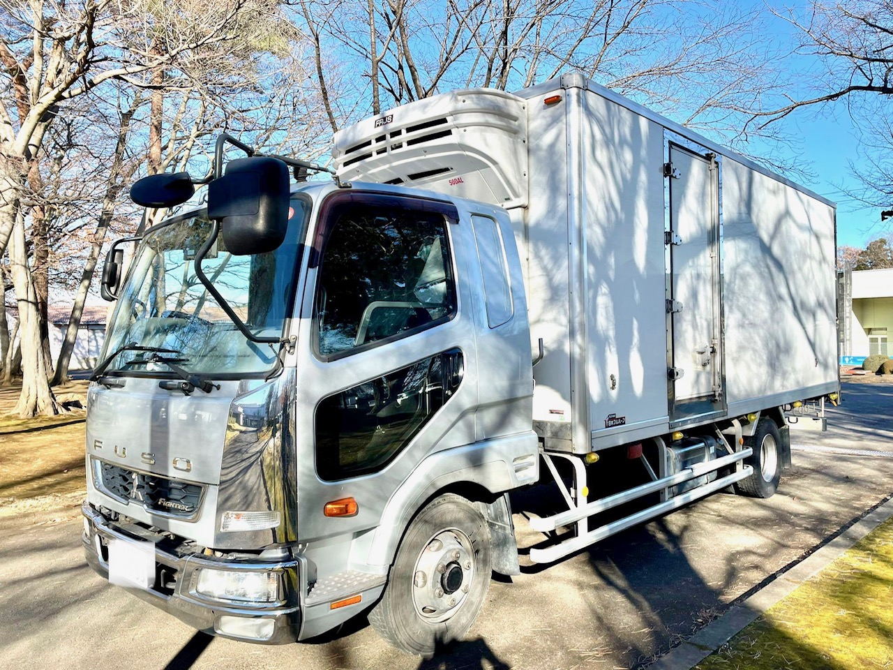 三菱　ファイター　冷蔵冷凍車　日本フルハーフ　-30℃設定　積載3.000ｋｇバックカメラ付き