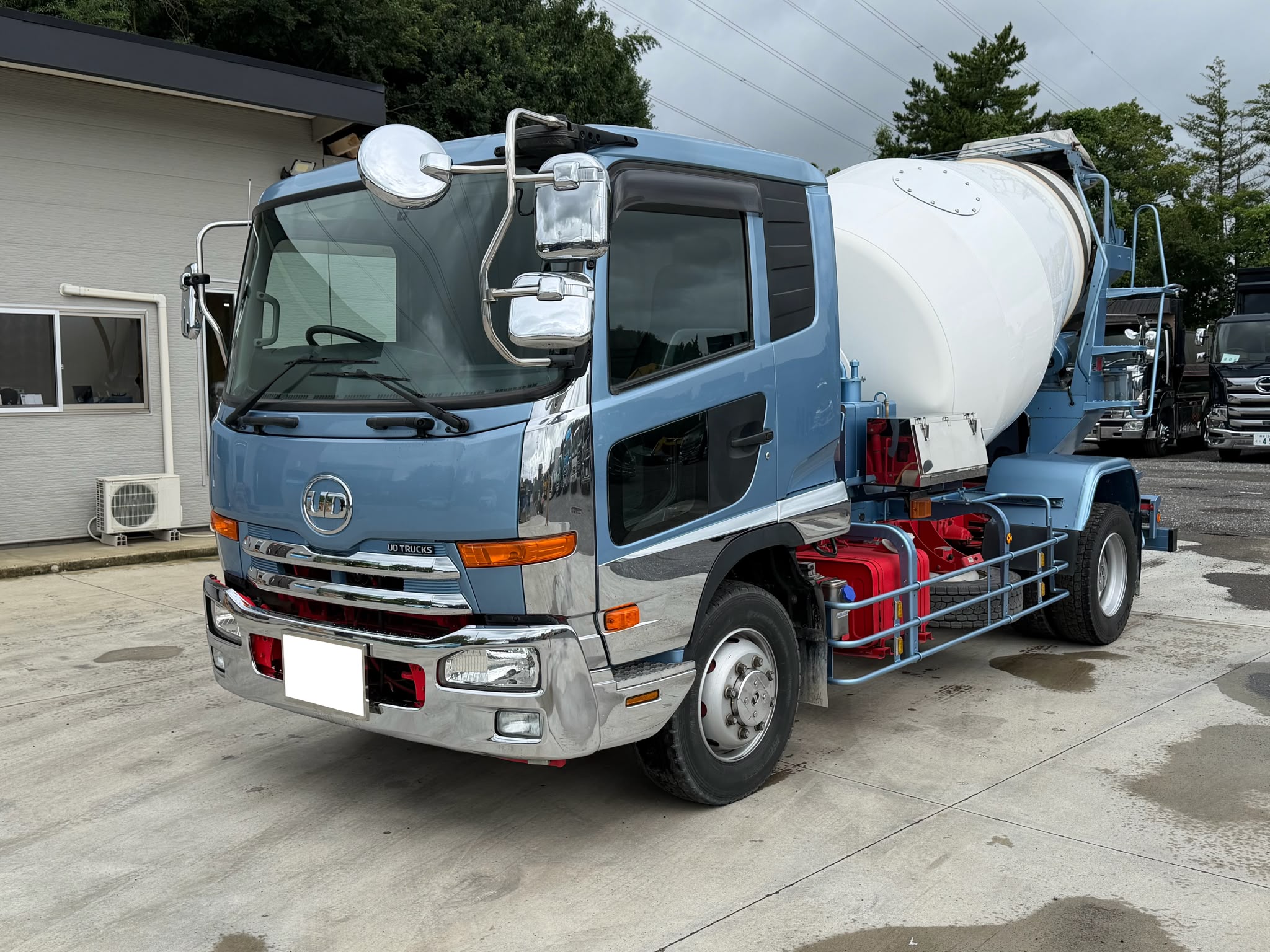 管理番号８１１　UD　コンドル　ミキサー車　カヤバ工業　